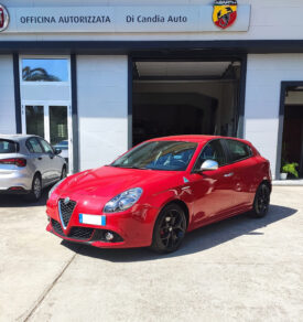 Alfa romeo giulietta rossa