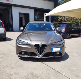 
									Alfa Romeo Giulia 2.2 JTDm AT8 150CV (110Kw) 2017 full								